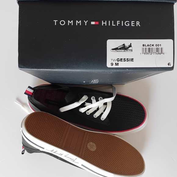 Tommy Hilfiger Women's Gessie Stretch Knit Sneakers - Picture 6 of 6